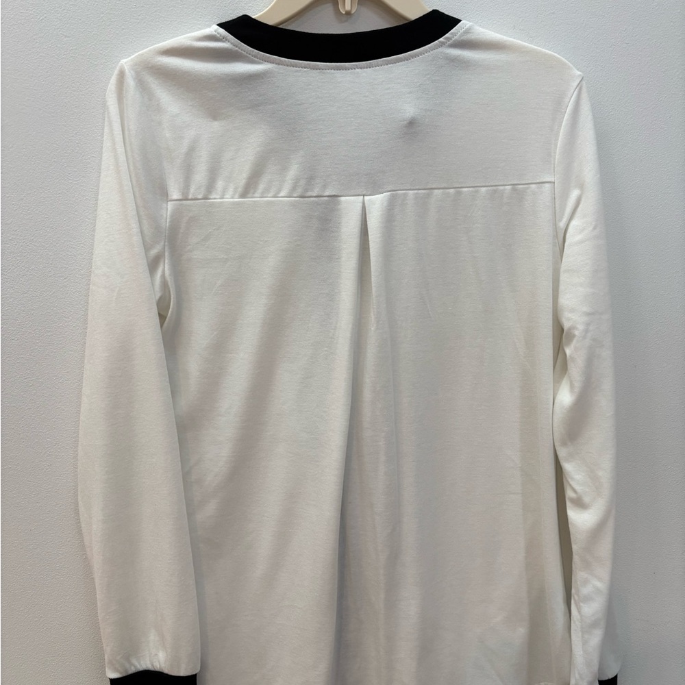 Black and white long sleeve top
